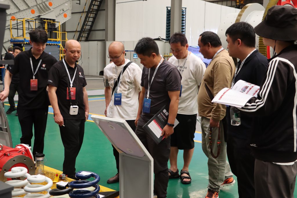 Focusing on Intelligence and the Future! Kunming Ciba Diggings Machinery Co.Ltd New Product Promotion Exchange Conference Was Successfully Held! Company news 第4张